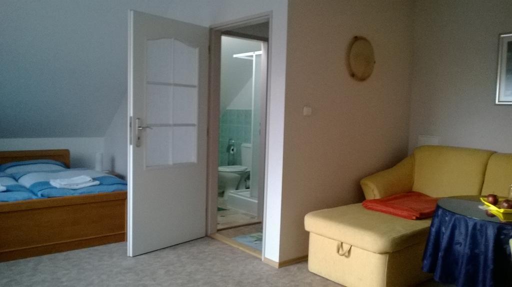 Bed and Breakfast Platanus Beckov Экстерьер фото