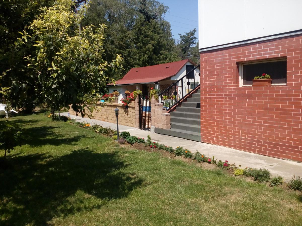Bed and Breakfast Platanus Beckov Экстерьер фото